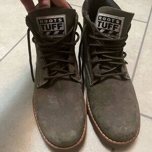 Green leather roots boots. Barely worn. Size 11 women’s